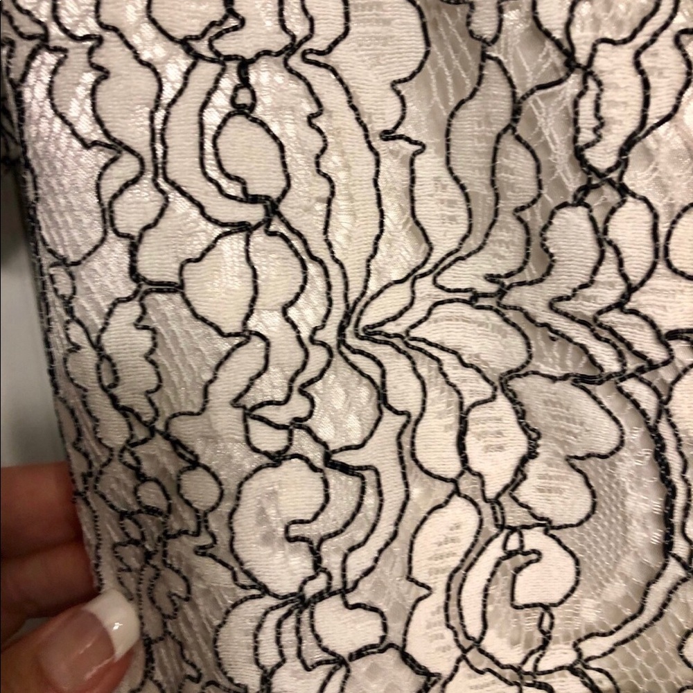 Formal dresses - Picture 5 of 8